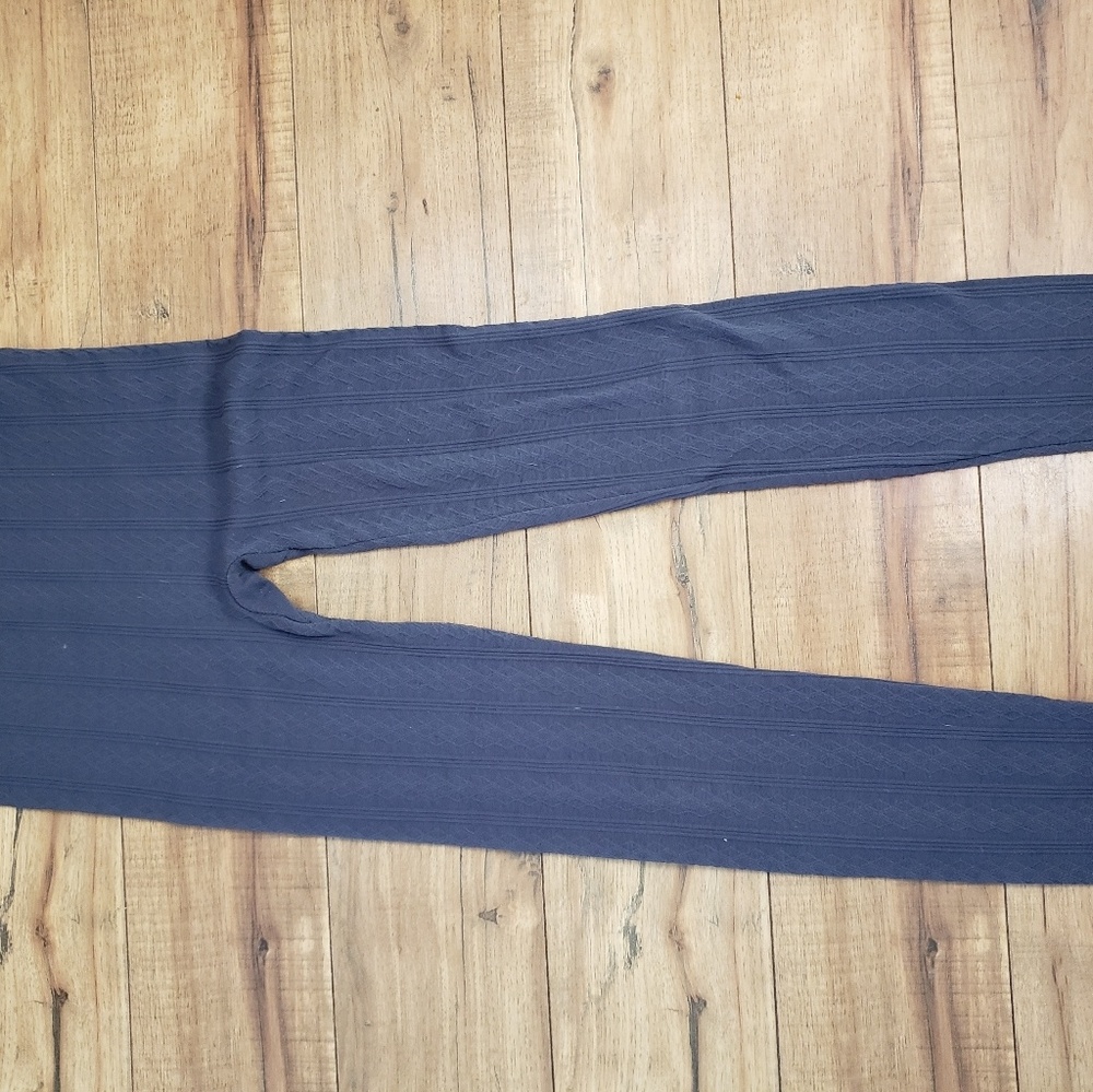 Blue Fame textured leggings!